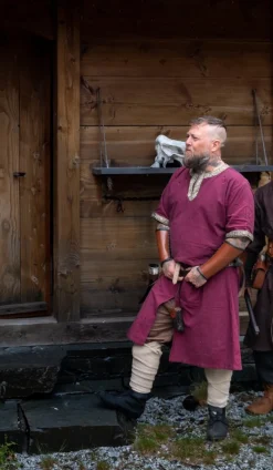 Best Sale Leonardo Carbone Kurzarmtunika mit Bordüre "Richard" Rot