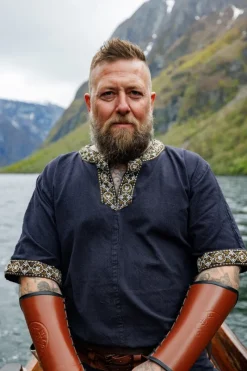 Hot Leonardo Carbone Kurzarmtunika mit Bordüre "Richard" Schwarz