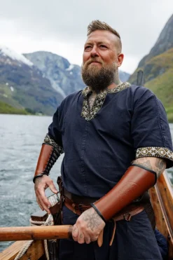 Hot Leonardo Carbone Kurzarmtunika mit Bordüre 