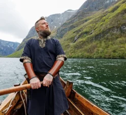 Hot Leonardo Carbone Kurzarmtunika mit Bordüre 
