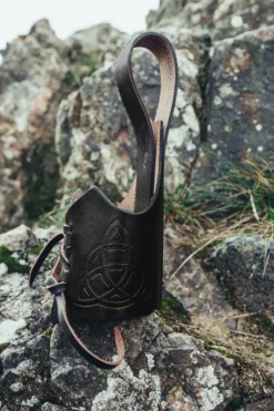 Sale Leonardo Carbone Leder Trinkhorn Halter mit keltischen Knoten "Kai" Schwarz