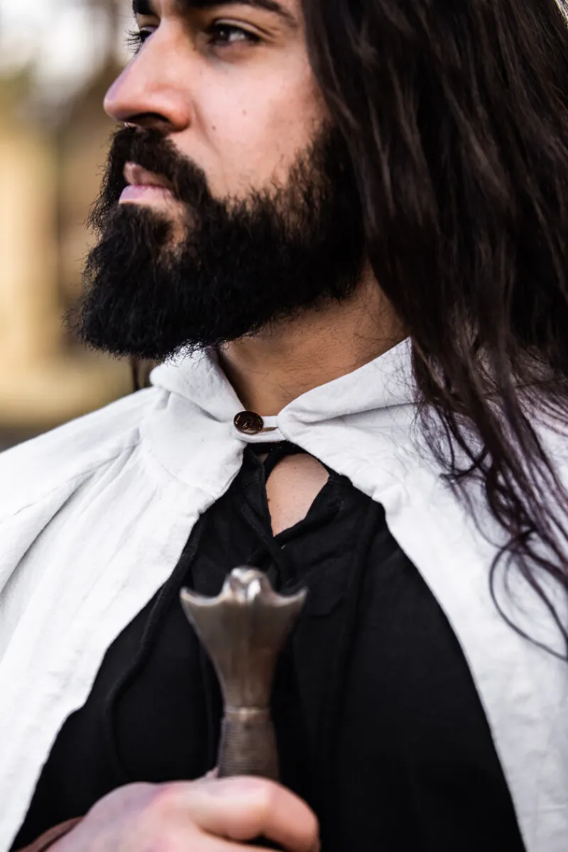 Store Leonardo Carbone Mittelalter Baumwollumhang "Gunnar" Weiß