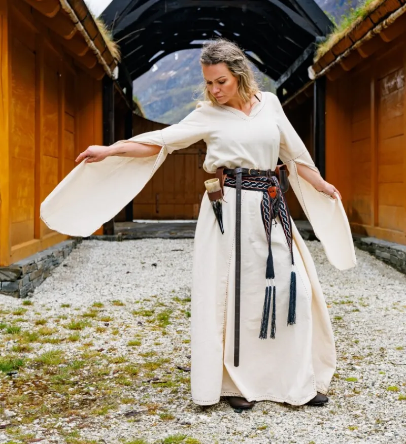 Best Leonardo Carbone Mittelalter Kleid "Begina" Natur