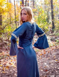 Hot Leonardo Carbone Mittelalterkleid mit Bordüre "Sophie" Blau