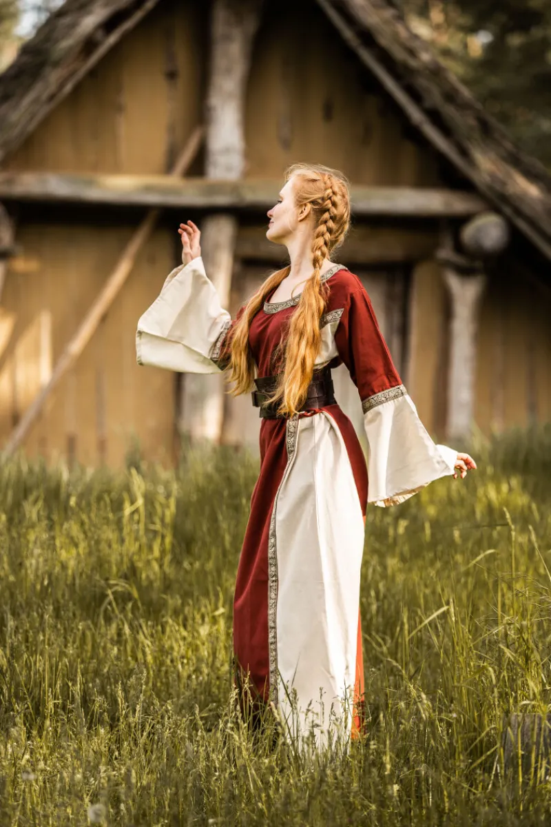 Best Leonardo Carbone Mittelalterkleid mit Bordüre "Sophie" Rot/Natur