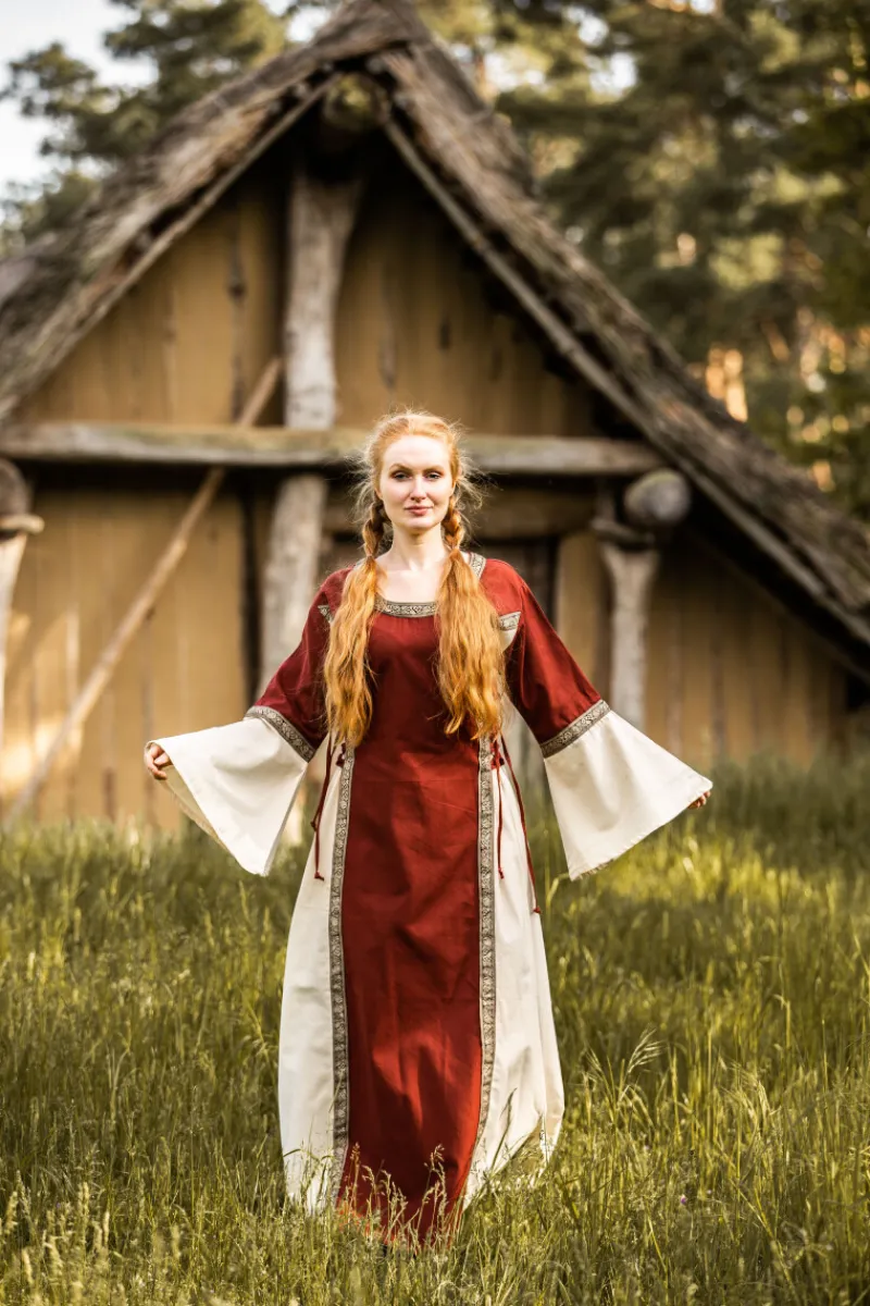 Best Leonardo Carbone Mittelalterkleid mit Bordüre "Sophie" Rot/Natur