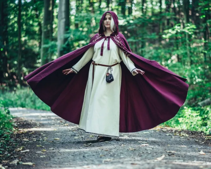 Fashion Leonardo Carbone Mittelalterumhang "Lyra" Rot