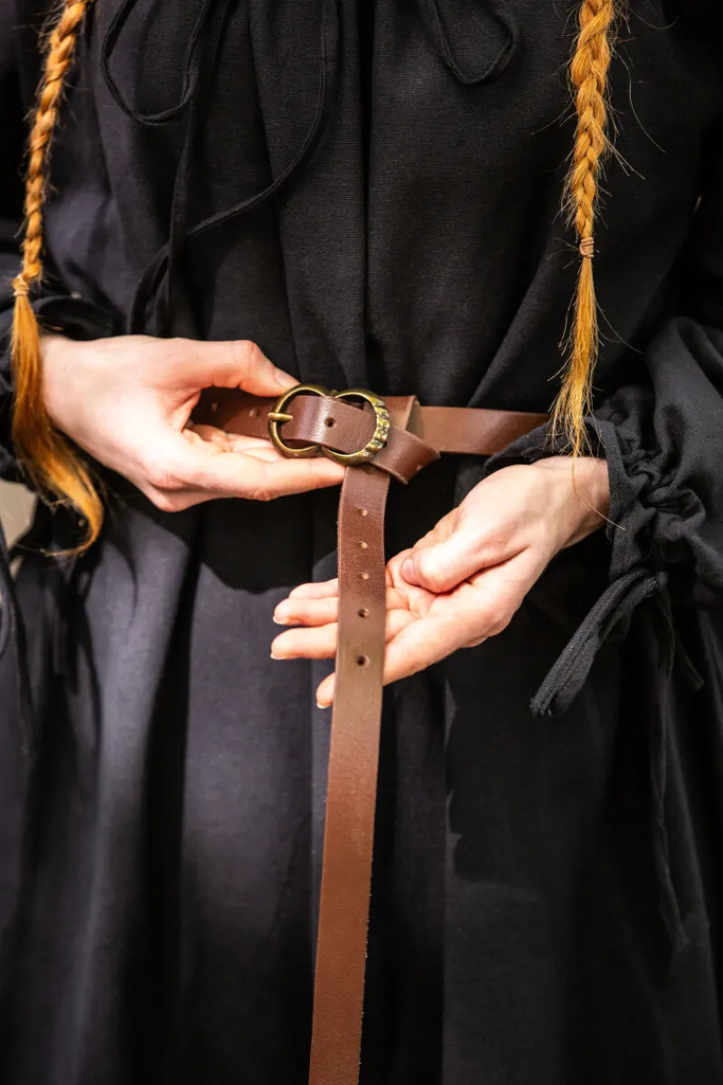 Shop Leonardo Carbone Schmaler Ledergürtel aus robustem Leder "Daina" Braun