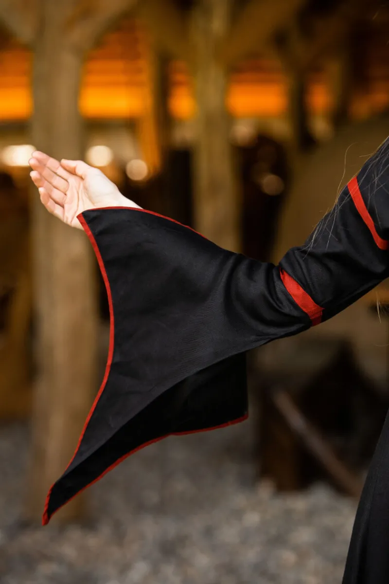 New Leonardo Carbone Viskosekleid mit Trompetenärmeln "Berblin" Schwarz/Rot
