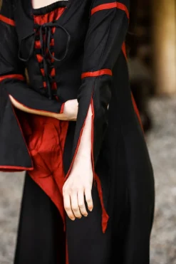 New Leonardo Carbone Viskosekleid mit Trompetenärmeln