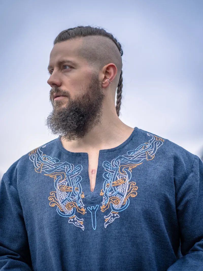 Store Leonardo Carbone Wikinger Tunika "Snorri" mit Urnes-Stil Handstickerei Graublau