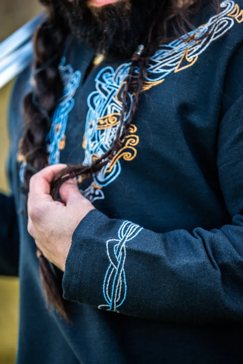 Fashion Leonardo Carbone Wikinger Tunika "Snorri" mit Urnes-Stil Handstickerei Schwarz