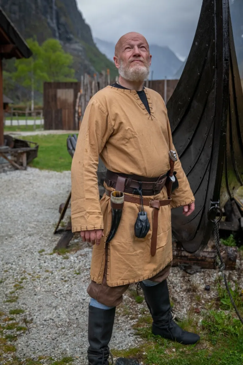 New Leonardo Carbone Wikingertunika mit Stickerei "Erwin" Honigbraun