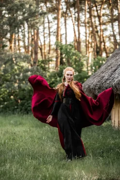 Flash Sale Leonardo Carbone Wollumhang mit langer Kapuze "Hervir" Rot